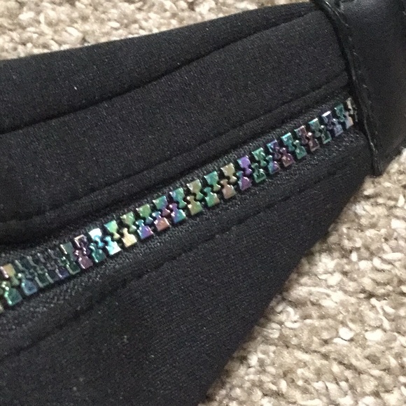 🆕VS belt bag, Fanny pack. - Picture 2 of 3